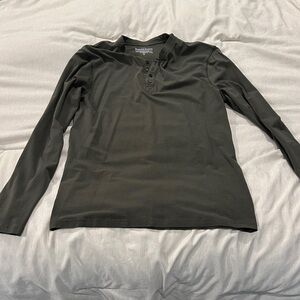 Men’s medium green Henley